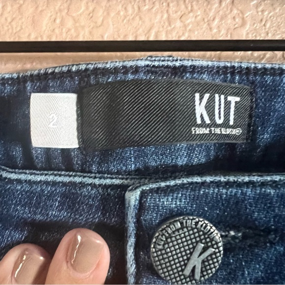 Kut from the Kloth Catherine Distressed Boyfriend Jeans Size 2 - Picture 5 of 11
